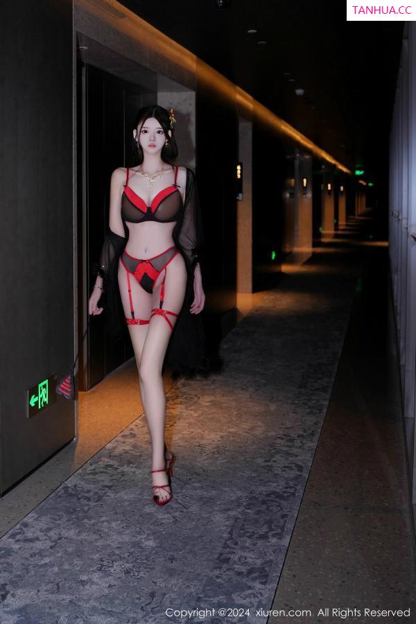  [XiuRen]高清写真图 2024.12.04 No.9544 果茶姐姐 美腿美臀第4张图片